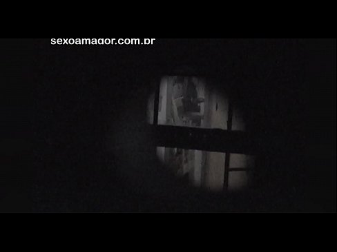 ❤️ Блонди е тајно снимена од воајер од соседството скриен зад шупливи тули ☑ Прекрасно порно кај нас ️❤